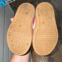 Load image into Gallery viewer, velcro sneakers 7
