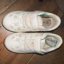 Load image into Gallery viewer, velcro flower print sneaker 10
