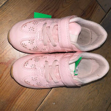 Load image into Gallery viewer, velcro flower print sneaker 10
