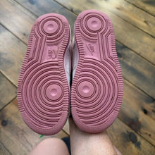 Load image into Gallery viewer, Air Force 1 Low Valentine's Tennis Shoes 11C
