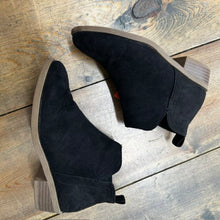 Load image into Gallery viewer, Faux Suede Booties 2
