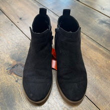 Load image into Gallery viewer, Faux Suede Booties 2
