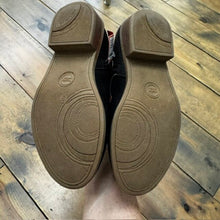 Load image into Gallery viewer, Faux Suede Booties 2
