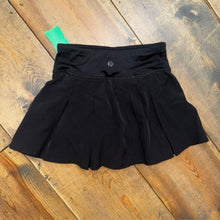 Load image into Gallery viewer, Pleated Athletic Skort 7/8
