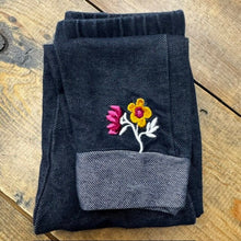 Load image into Gallery viewer, Embroidered Legging 3T
