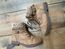 Load image into Gallery viewer, sweater side-zip combat boot 2.5
