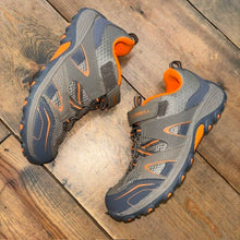Load image into Gallery viewer, Trail Chaser Shoes 3
