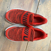 Load image into Gallery viewer, Surge Slip On Tennis Shoes 4Y
