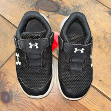 Load image into Gallery viewer, velcro sneakers 8
