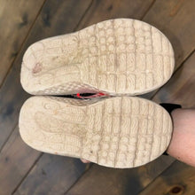 Load image into Gallery viewer, velcro sneakers 8
