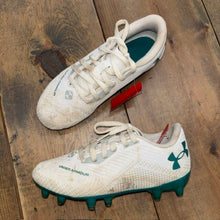 Load image into Gallery viewer, athletic soccer cleats 1.5
