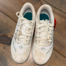 Load image into Gallery viewer, athletic soccer cleats 1.5
