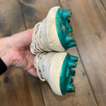 Load image into Gallery viewer, athletic soccer cleats 1.5
