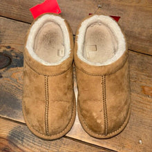 Load image into Gallery viewer, faux fur clogs 12
