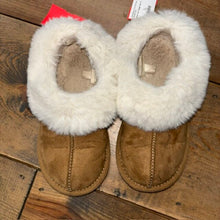 Load image into Gallery viewer, faux fur clogs 11
