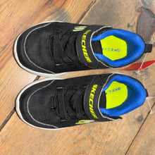 Load image into Gallery viewer, velcro sneakers 7
