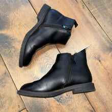 Load image into Gallery viewer, chelsea boot 1
