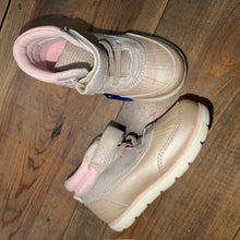 Load image into Gallery viewer, Machine Washable Boots 7
