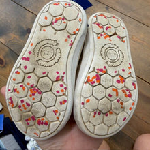 Load image into Gallery viewer, velcro casual shoe 6
