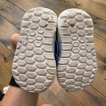 Load image into Gallery viewer, infant velcro sneaker 3c

