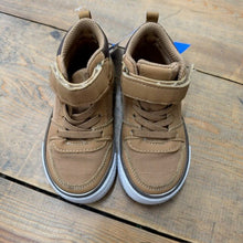 Load image into Gallery viewer, high top sneaker 6
