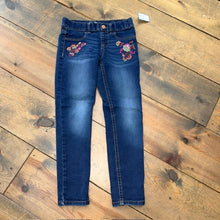 Load image into Gallery viewer, embroidered flower jegging 7/8

