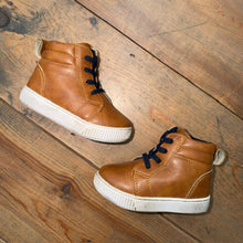 Load image into Gallery viewer, Side Zip high top shoe 6
