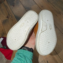 Load image into Gallery viewer, Side Zip high top shoe 6
