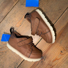 Load image into Gallery viewer, velcro casual shoe 5
