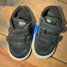 Load image into Gallery viewer, velcro shoe 5

