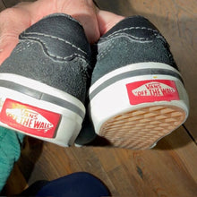 Load image into Gallery viewer, velcro shoe 5

