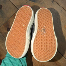 Load image into Gallery viewer, velcro shoe 5
