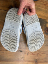 Load image into Gallery viewer, Crocband Speckled Band Clog 3
